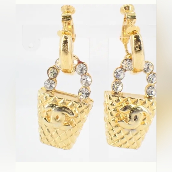 Chanel Vintage Matelassé Bucket Bag Charm Earrings Gold Plated Authentic - Picture 1 of 5